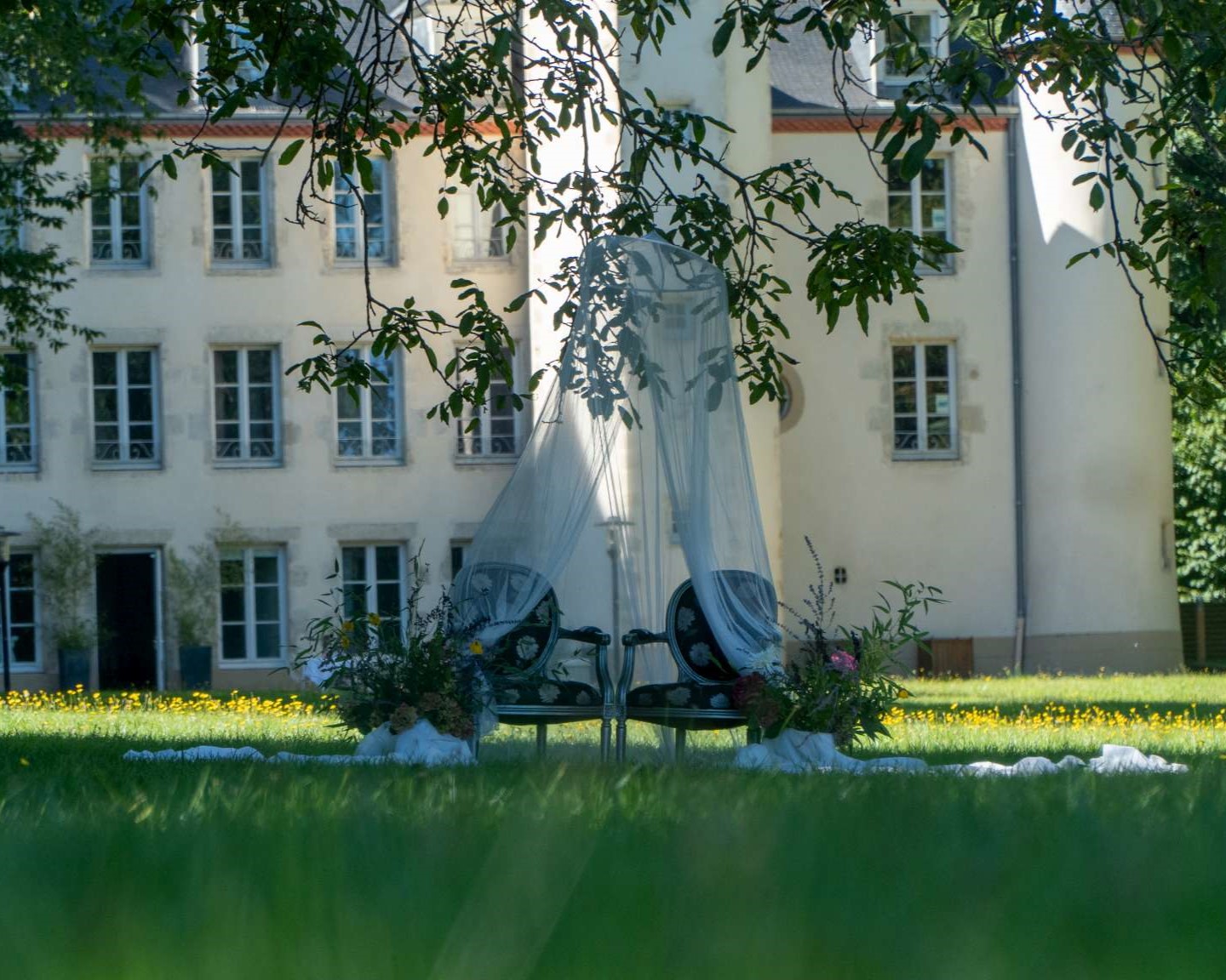 Cérémonie laïque dans le parc